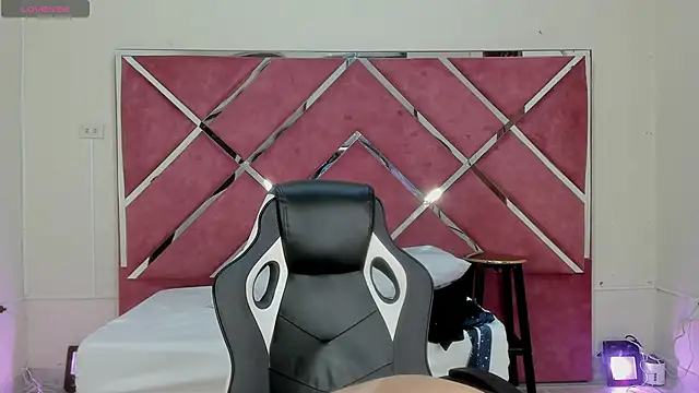 Snapshot of KikaDuque chatting on September 2025 07:08:01 PM KikaDuque online show from September 2025 07:08:01 PM