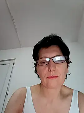 Vera Elle online show from October 2025 02:14:02 PM