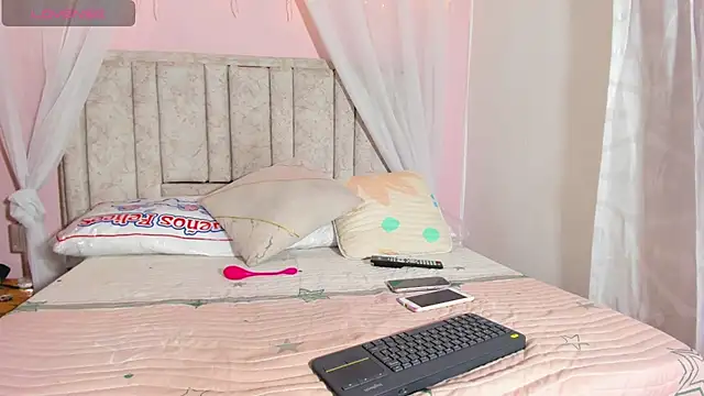 Rachellcooperrr online show from September 2025 09:18:01 PM