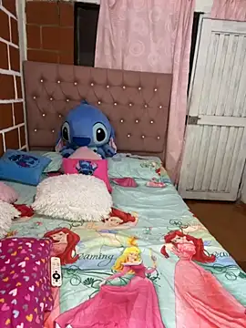 Snapshot of Rachellcooperrr chatting on November 2025 05:23:02 AM Rachellcooperrr online show from November 2025 05:23:02 AM