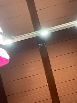 Snapshot of Rachellcooperrr chatting on December 2025 06:39:02 AM Rachellcooperrr online show from December 2025 06:39:02 AM