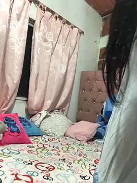 Snapshot of Rachellcooperrr chatting on December 2025 03:02:02 AM Rachellcooperrr online show from December 2025 03:02:02 AM