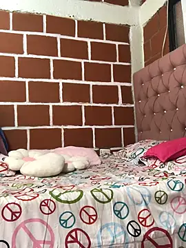 Snapshot of Rachellcooperrr chatting on April 2026 06:05:02 PM Rachellcooperrr online show from April 2026 06:05:02 PM