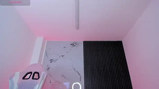 chloesagee online show from July 2026 08:52:02 PM