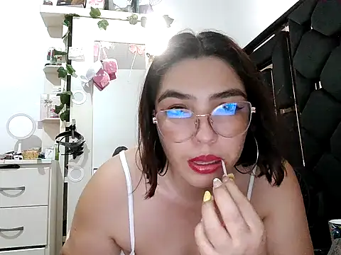 Snapshot of vegacristal88 chatting on May 2026 09:19:01 PM vegacristal88 online show from May 2026 09:19:01 PM