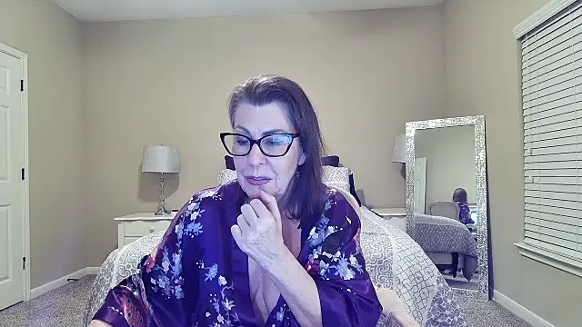 Snapshot of HotTxGilfMaggie chatting on November 2025 04:37:01 AM HotTxGilfMaggie online show from November 2025 04:37:01 AM