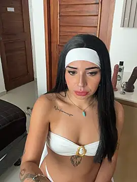 sweetbrunette22 online show from July 2026 06:59:01 PM
