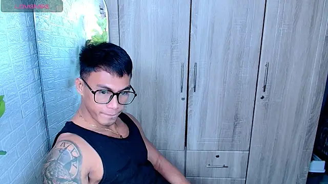 PinooyMilker online show from December 2025 03:30:02 PM