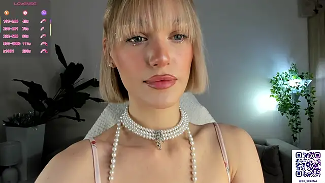 Ice Strawberry online show from January 2026 03:21:01 AM