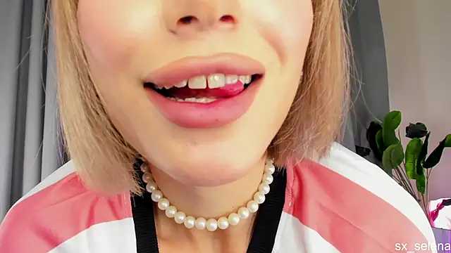 Ice Strawberry online show from June 2026 02:14:02 AM