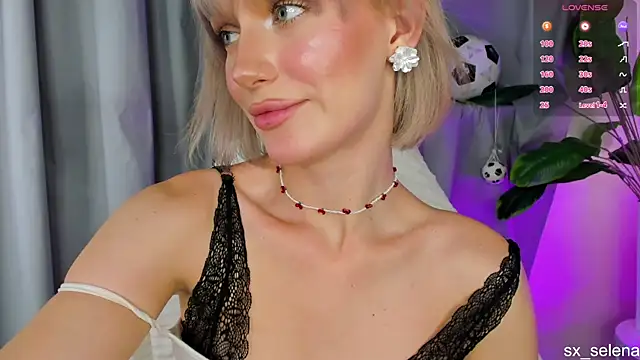 Ice Strawberry online show from July 2026 07:23:02 AM