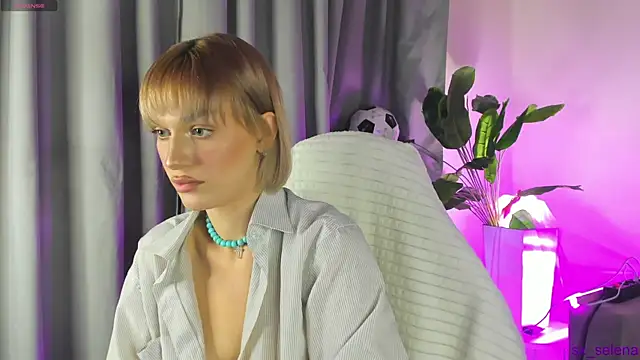 Ice Strawberry online show from July 2026 02:50:01 AM