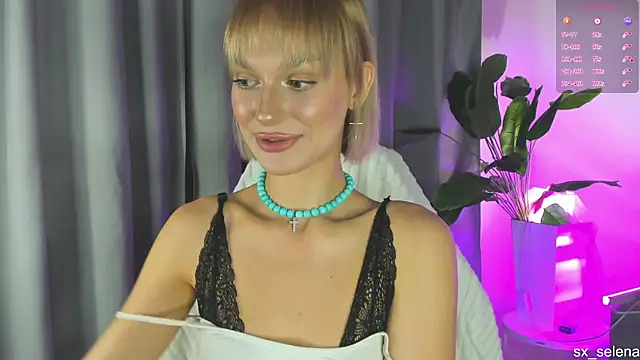 Ice Strawberry online show from July 2026 02:47:02 AM