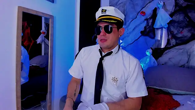 Snapshot of William_Steel_ chatting on October 2025 03:40:01 AM William Steel online show from October 2025 03:40:01 AM