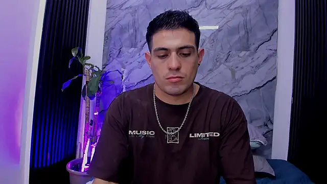 Snapshot of William_Steel_ chatting on November 2025 03:40:02 AM William Steel online show from November 2025 03:40:02 AM