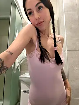 Snapshot of SakuraSara chatting on November 2025 03:10:02 PM SakuraSara online show from November 2025 03:10:02 PM