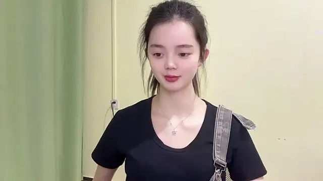 Snapshot of Nicole-13 chatting on February 2026 12:04:02 PM Nicole-13 online show from February 2026 12:04:02 PM