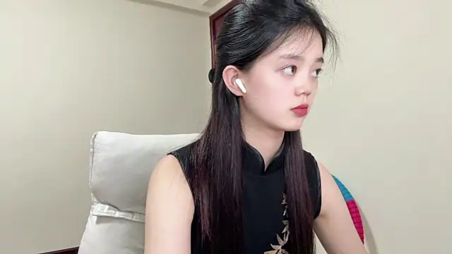 Nicole-13 online show from May 2026 01:07:02 PM