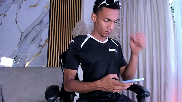 JulienSaint online show from July 2026 11:48:02 AM
