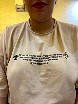 Snapshot of Bold-arabic-vibes chatting on December 2025 09:30:01 PM Bold-arabic-vibes online show from December 2025 09:30:01 PM