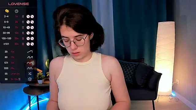 Snapshot of BellaCaress chatting on September 2025 02:22:02 AM BellaCaress online show from September 2025 02:22:02 AM