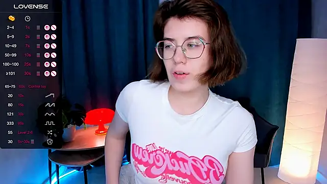 BellaCaress online show from November 2025 02:15:02 AM