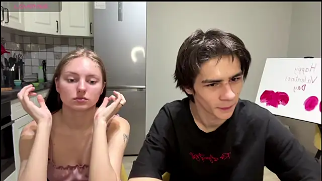 flowerscouple online show from March 2026 10:26:01 PM