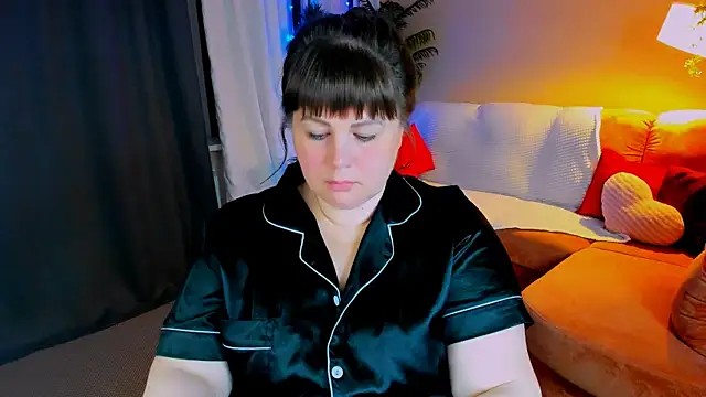 CrystaalStaar online show from May 2026 06:24:02 PM