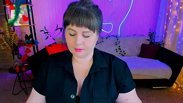 CrystaalStaar online show from May 2026 06:35:02 PM