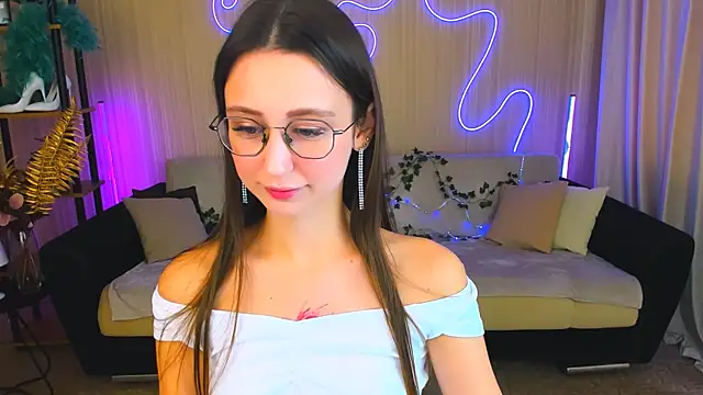 YourLovellyStory online show from September 2025 11:22:02 AM