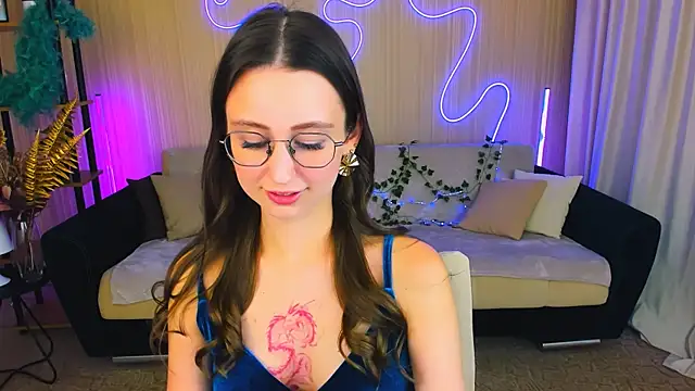 YourLovellyStory online show from September 2025 05:15:02 PM