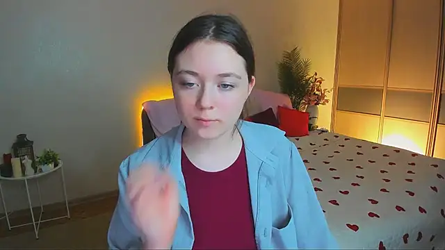 AlluringLookk online show from May 2026 04:47:02 PM