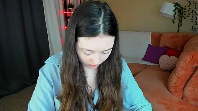 AlluringLookk online show from May 2026 04:13:01 PM