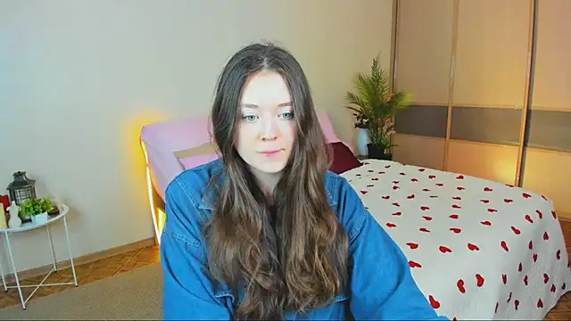 AlluringLookk online show from May 2026 04:36:02 PM