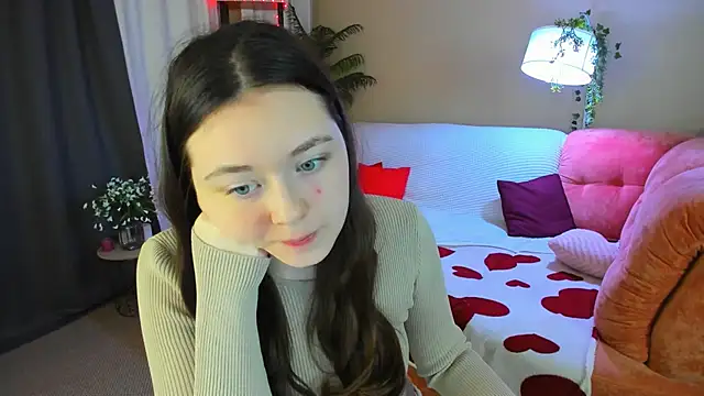AlluringLookk online show from May 2026 04:49:02 PM
