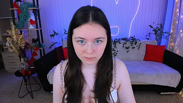 AlluringLookk online show from June 2026 04:13:02 PM