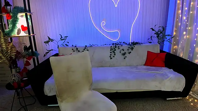 AlluringLookk online show from June 2026 04:33:02 PM