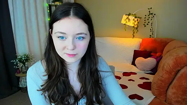 AlluringLookk online show from June 2026 04:33:01 PM