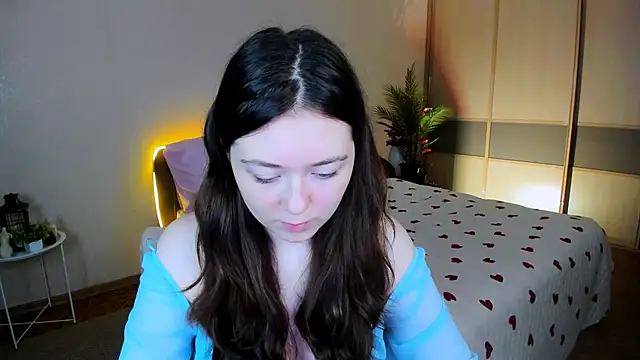 AlluringLookk online show from June 2026 04:36:02 AM