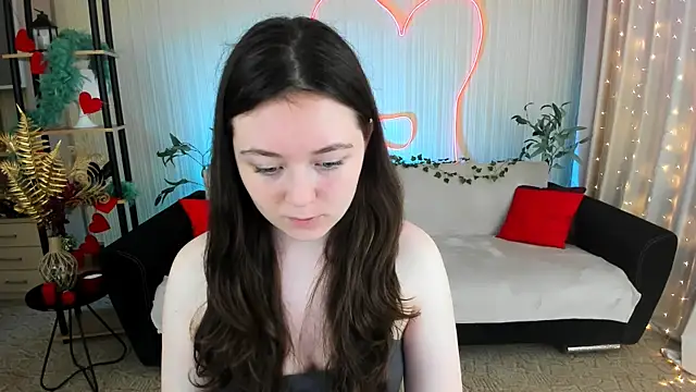 AlluringLookk online show from June 2026 04:22:01 PM