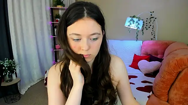 AlluringLookk online show from June 2026 04:22:02 PM