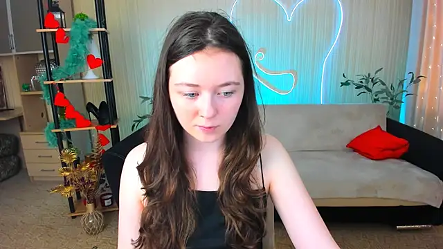 AlluringLookk online show from July 2026 12:19:02 PM