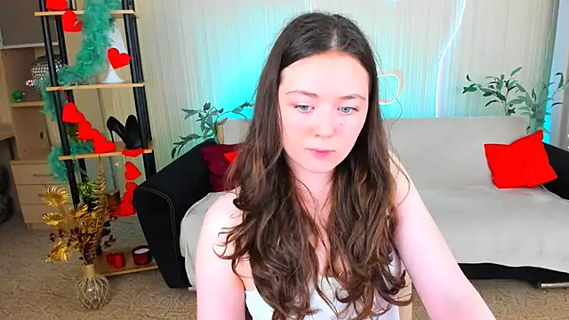 AlluringLookk online show from July 2026 05:33:01 PM