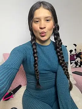 Snapshot of Emilyybennet_ chatting on October 2025 10:34:02 PM Emilyybennet online show from October 2025 10:34:02 PM