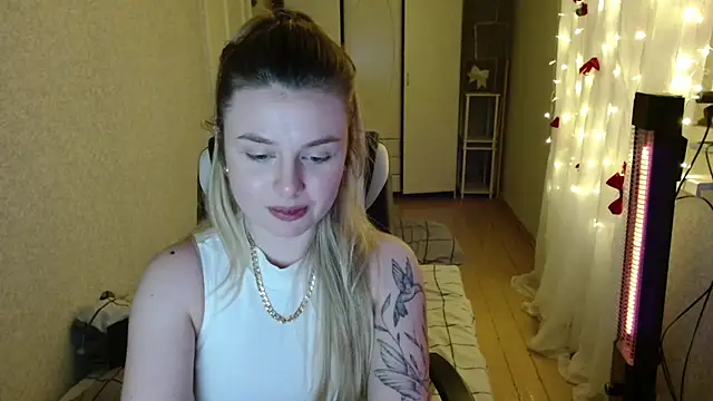 Snapshot of AngelicaHollywood chatting on December 2025 08:14:01 PM AngelicaHollywood online show from December 2025 08:14:01 PM