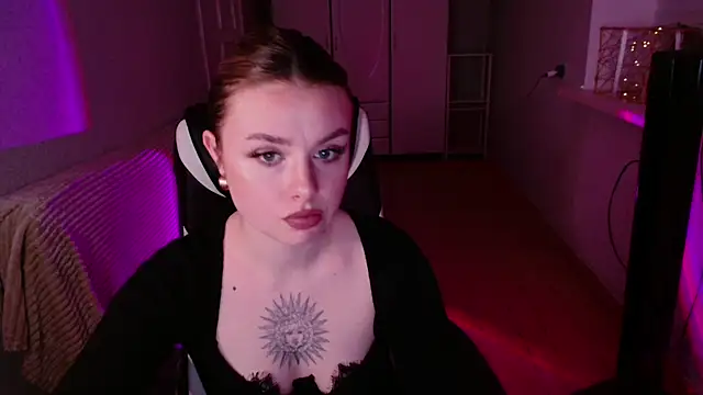 Snapshot of AngelicaHollywood chatting on February 2026 09:46:01 PM AngelicaHollywood online show from February 2026 09:46:01 PM