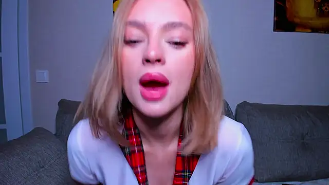 OliviaReece online show from March 2026 05:33:01 AM