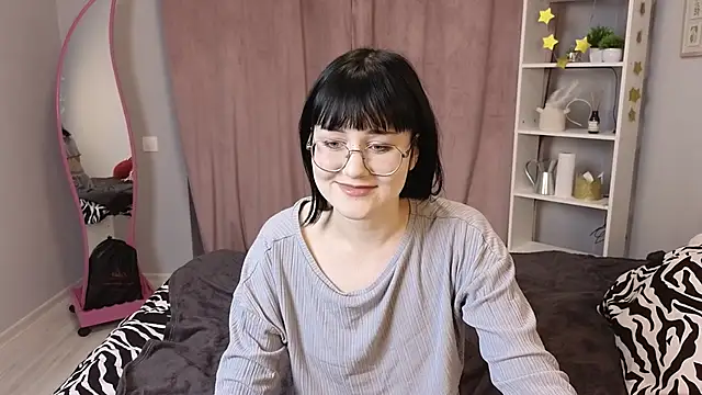 Snapshot of Ashlynsnow chatting on February 2026 12:37:01 PM Ashlynsnow online show from February 2026 12:37:01 PM