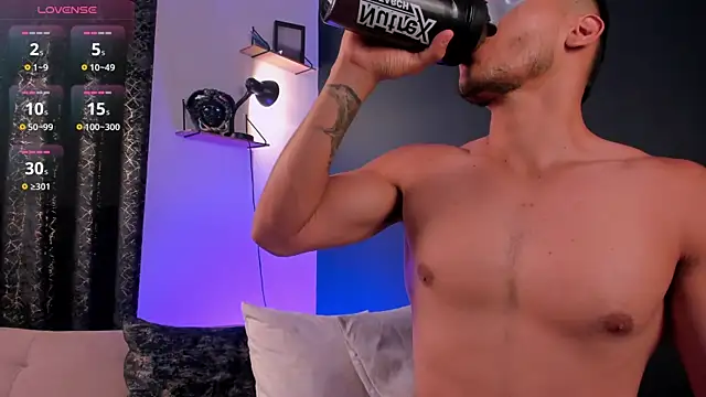 MarkSantozz online show from November 2025 07:25:02 PM