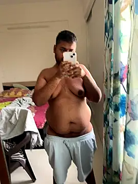 Snapshot of blrguychub chatting on September 2025 05:06:02 AM blrguychub online show from September 2025 05:06:02 AM